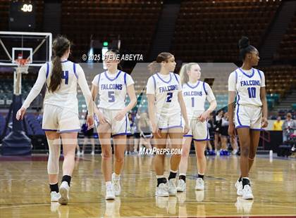 Thumbnail 3 in Riverdale Ridge vs. Highlands Ranch (CHSAA 6A Great 8) photogallery.