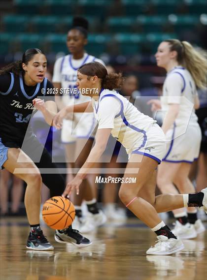 Thumbnail 3 in Riverdale Ridge vs. Highlands Ranch (CHSAA 6A Great 8) photogallery.