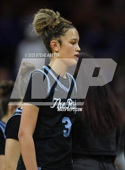 Thumbnail 3 in Riverdale Ridge vs. Highlands Ranch (CHSAA 6A Great 8) photogallery.