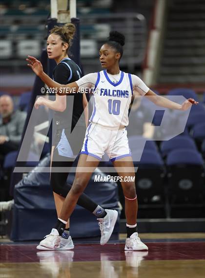 Thumbnail 3 in Riverdale Ridge vs. Highlands Ranch (CHSAA 6A Great 8) photogallery.