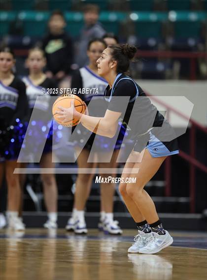 Thumbnail 3 in Riverdale Ridge vs. Highlands Ranch (CHSAA 6A Great 8) photogallery.