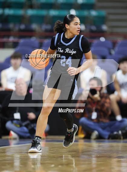 Thumbnail 3 in Riverdale Ridge vs. Highlands Ranch (CHSAA 6A Great 8) photogallery.