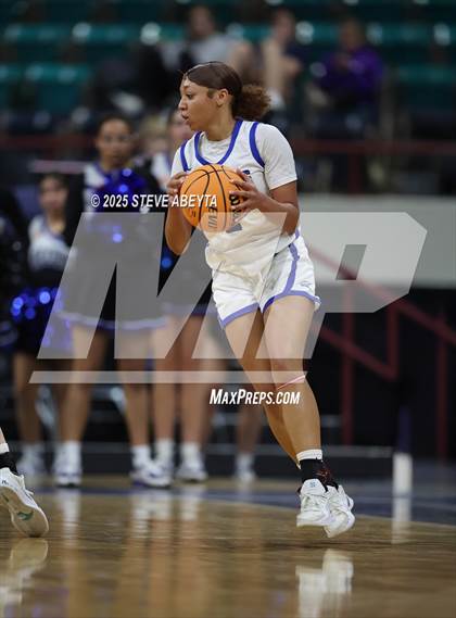 Thumbnail 2 in Riverdale Ridge vs. Highlands Ranch (CHSAA 6A Great 8) photogallery.