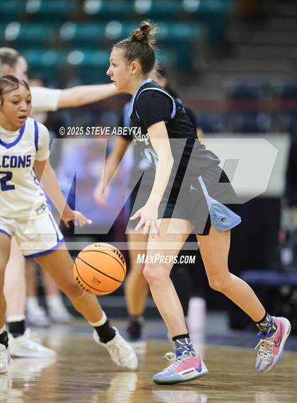 Thumbnail 1 in Riverdale Ridge vs. Highlands Ranch (CHSAA 6A Great 8) photogallery.