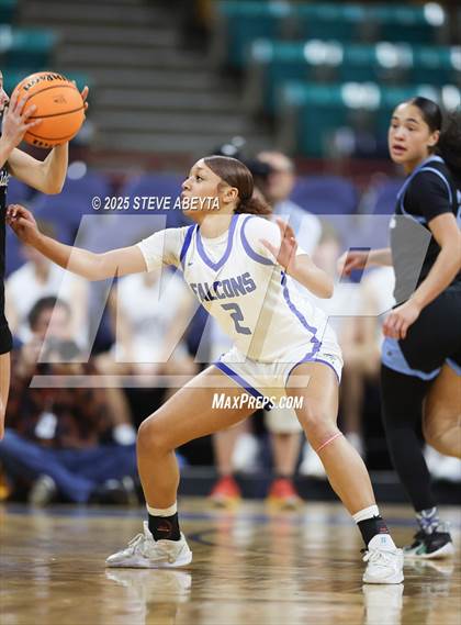 Thumbnail 3 in Riverdale Ridge vs. Highlands Ranch (CHSAA 6A Great 8) photogallery.