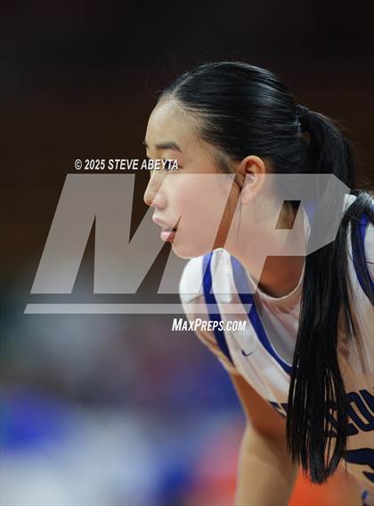 Thumbnail 2 in Riverdale Ridge vs. Highlands Ranch (CHSAA 6A Great 8) photogallery.