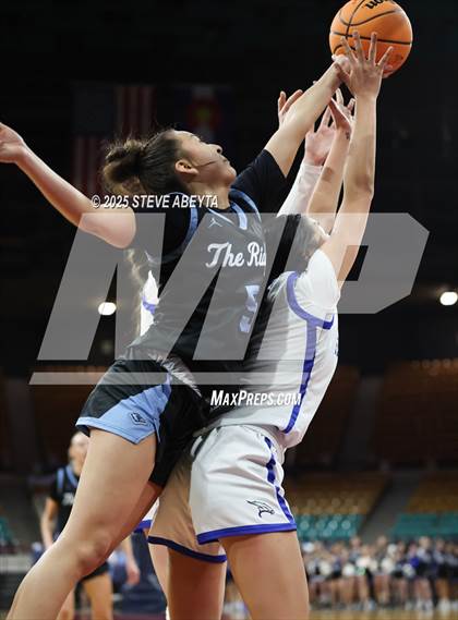 Thumbnail 1 in Riverdale Ridge vs. Highlands Ranch (CHSAA 6A Great 8) photogallery.