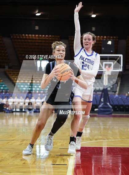 Thumbnail 3 in Riverdale Ridge vs. Highlands Ranch (CHSAA 6A Great 8) photogallery.