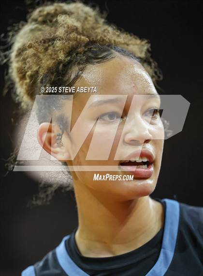 Thumbnail 1 in Riverdale Ridge vs. Highlands Ranch (CHSAA 6A Great 8) photogallery.