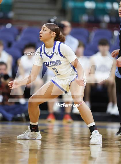 Thumbnail 2 in Riverdale Ridge vs. Highlands Ranch (CHSAA 6A Great 8) photogallery.