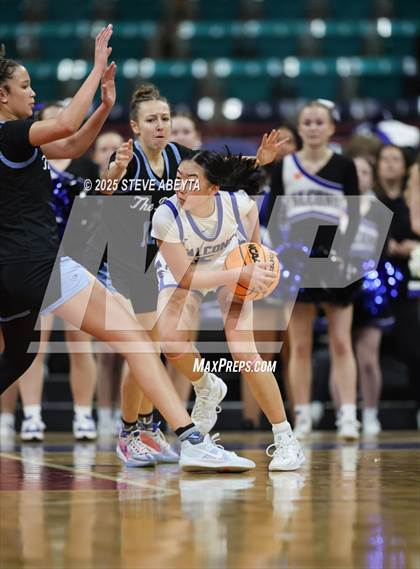 Thumbnail 3 in Riverdale Ridge vs. Highlands Ranch (CHSAA 6A Great 8) photogallery.