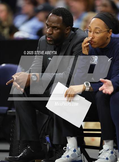 Thumbnail 2 in Riverdale Ridge vs. Highlands Ranch (CHSAA 6A Great 8) photogallery.