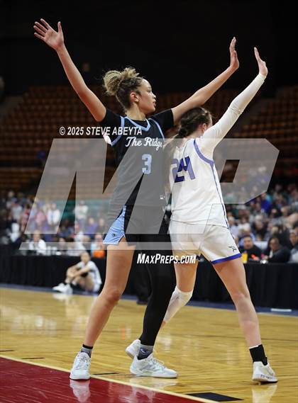 Thumbnail 2 in Riverdale Ridge vs. Highlands Ranch (CHSAA 6A Great 8) photogallery.