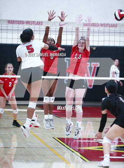 Thumbnail 2 in Village Christian @ Harvard-Westlake photogallery.