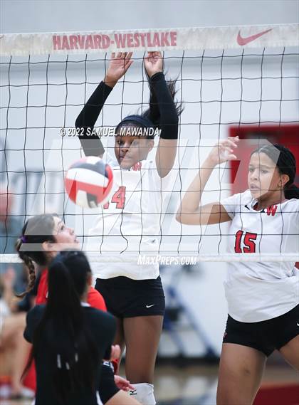 Thumbnail 3 in Village Christian @ Harvard-Westlake photogallery.