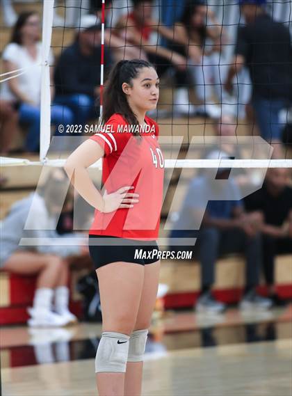 Thumbnail 2 in Village Christian @ Harvard-Westlake photogallery.