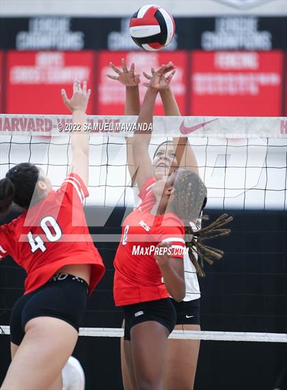 Thumbnail 2 in Village Christian @ Harvard-Westlake photogallery.