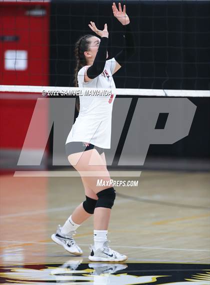 Thumbnail 1 in Village Christian @ Harvard-Westlake photogallery.