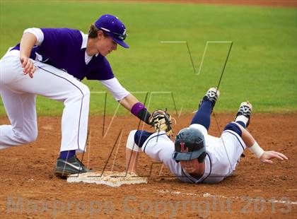 Thumbnail 3 in Lamar @ Boerne (BISD Invitational) photogallery.