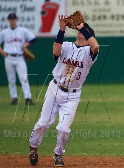 Thumbnail 3 in Lamar @ Boerne (BISD Invitational) photogallery.