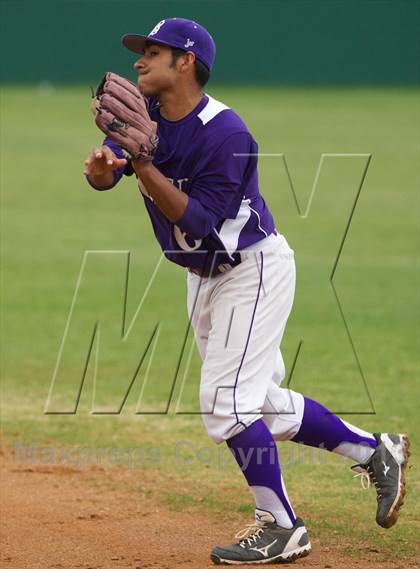 Thumbnail 3 in Lamar @ Boerne (BISD Invitational) photogallery.
