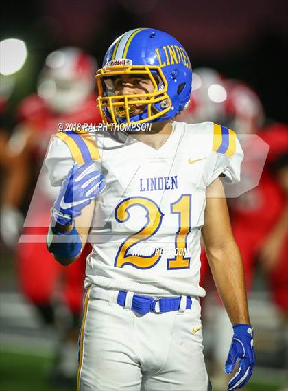 Thumbnail 2 in Galt vs. Linden photogallery.
