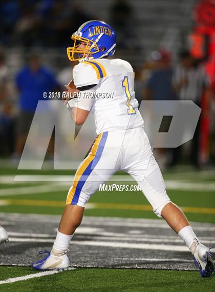 Thumbnail 3 in Galt vs. Linden photogallery.