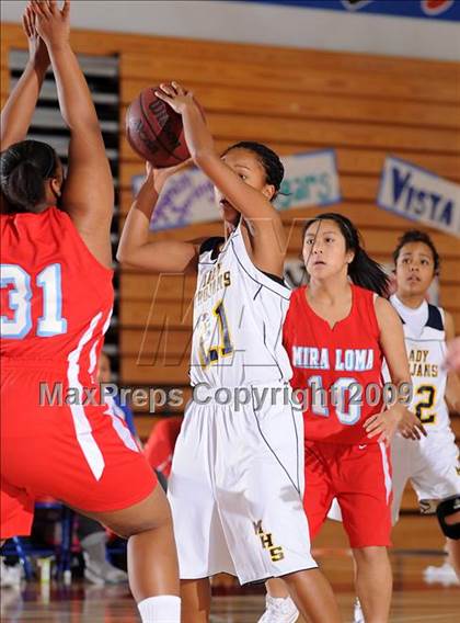 Thumbnail 3 in Mira Loma vs. Milpitas (Bulldog Winter Classic) photogallery.