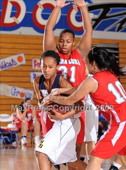 Thumbnail 1 in Mira Loma vs. Milpitas (Bulldog Winter Classic) photogallery.
