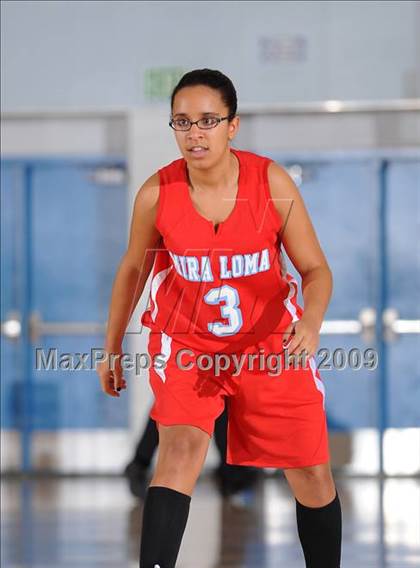 Thumbnail 3 in Mira Loma vs. Milpitas (Bulldog Winter Classic) photogallery.