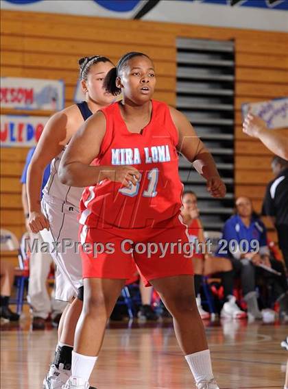 Thumbnail 3 in Mira Loma vs. Milpitas (Bulldog Winter Classic) photogallery.