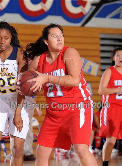 Thumbnail 3 in Mira Loma vs. Milpitas (Bulldog Winter Classic) photogallery.