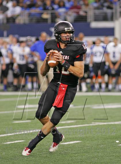 Thumbnail 2 in Hebron vs. Heritage (UIL 5A Division 2 Bi-District Playoff) photogallery.