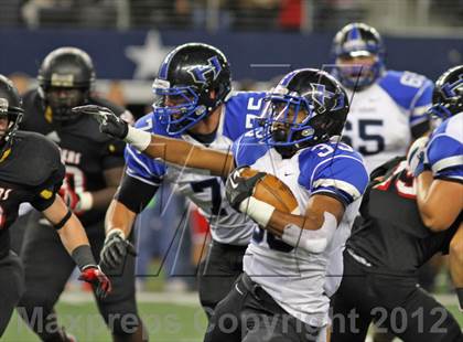 Thumbnail 1 in Hebron vs. Heritage (UIL 5A Division 2 Bi-District Playoff) photogallery.