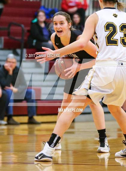 Thumbnail 2 in Hilton vs. Honeoye Falls-Lima photogallery.