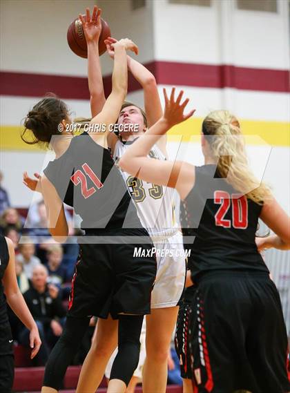 Thumbnail 1 in Hilton vs. Honeoye Falls-Lima photogallery.