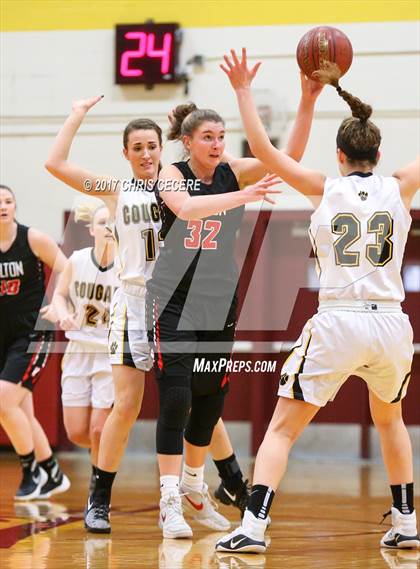 Thumbnail 2 in Hilton vs. Honeoye Falls-Lima photogallery.