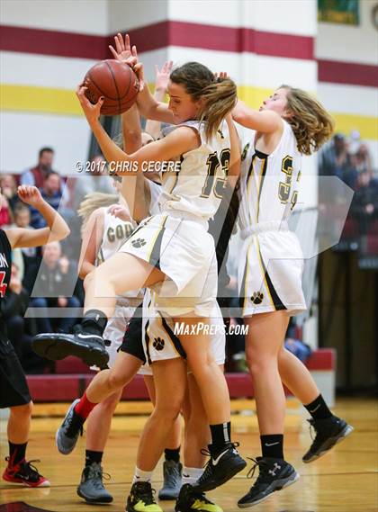 Thumbnail 1 in Hilton vs. Honeoye Falls-Lima photogallery.