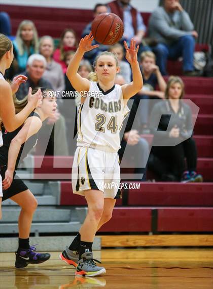 Thumbnail 1 in Hilton vs. Honeoye Falls-Lima photogallery.