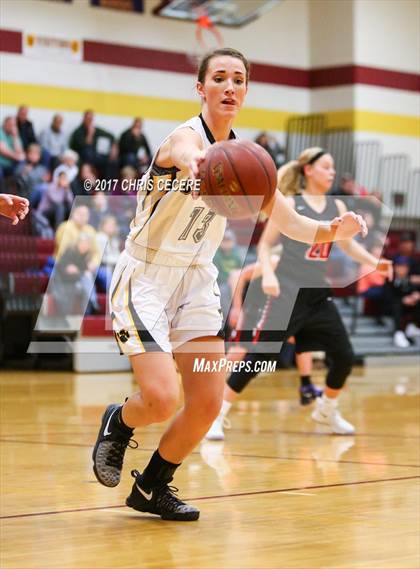 Thumbnail 2 in Hilton vs. Honeoye Falls-Lima photogallery.