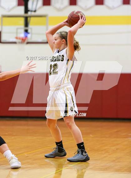 Thumbnail 2 in Hilton vs. Honeoye Falls-Lima photogallery.