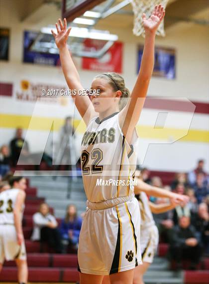 Thumbnail 1 in Hilton vs. Honeoye Falls-Lima photogallery.