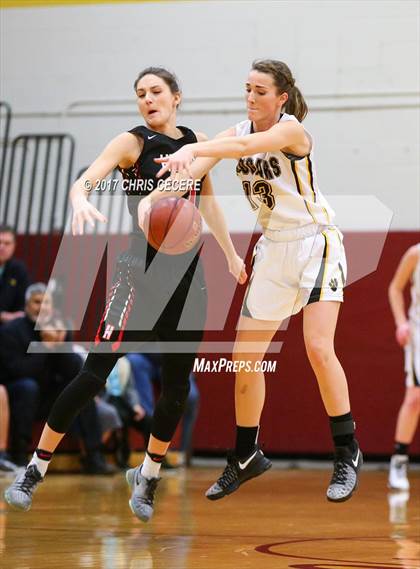 Thumbnail 2 in Hilton vs. Honeoye Falls-Lima photogallery.
