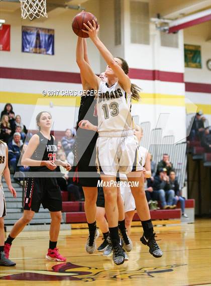 Thumbnail 2 in Hilton vs. Honeoye Falls-Lima photogallery.