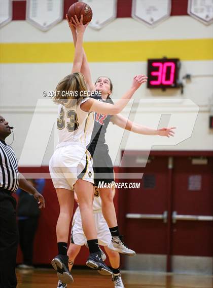 Thumbnail 3 in Hilton vs. Honeoye Falls-Lima photogallery.