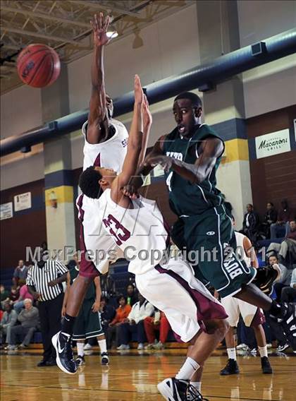 Thumbnail 3 in Butler vs. Sparkman photogallery.