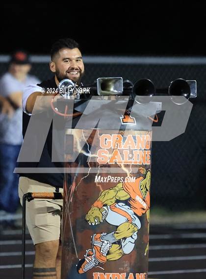 Thumbnail 2 in Grand Saline vs Edgewood photogallery.