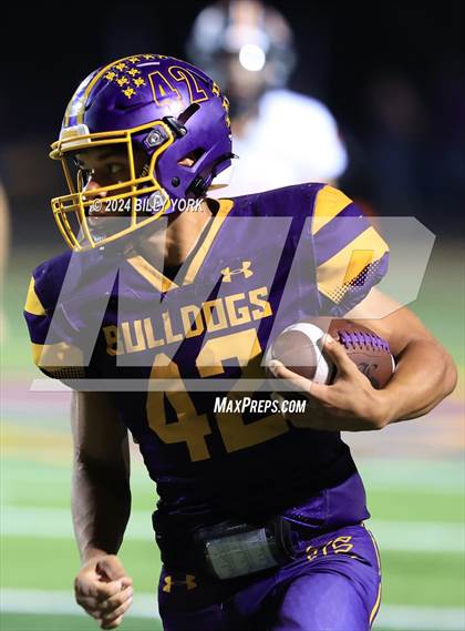Thumbnail 2 in Grand Saline vs Edgewood photogallery.