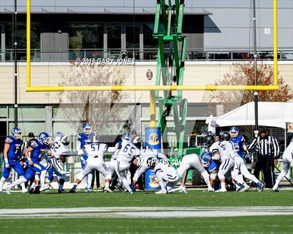 Thumbnail 2 in Serra vs. Sierra Canyon (CIF State Division 2A Final) photogallery.