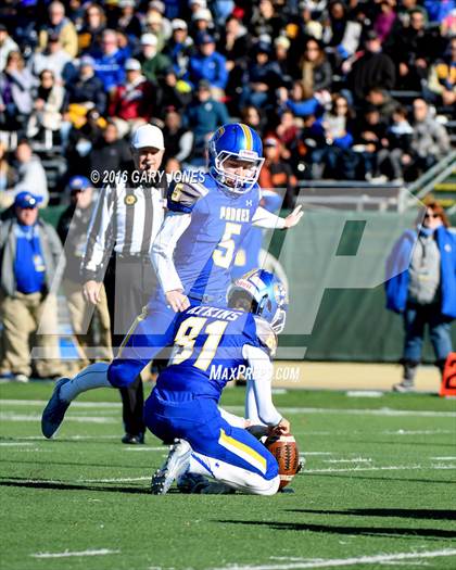 Thumbnail 2 in Serra vs. Sierra Canyon (CIF State Division 2A Final) photogallery.